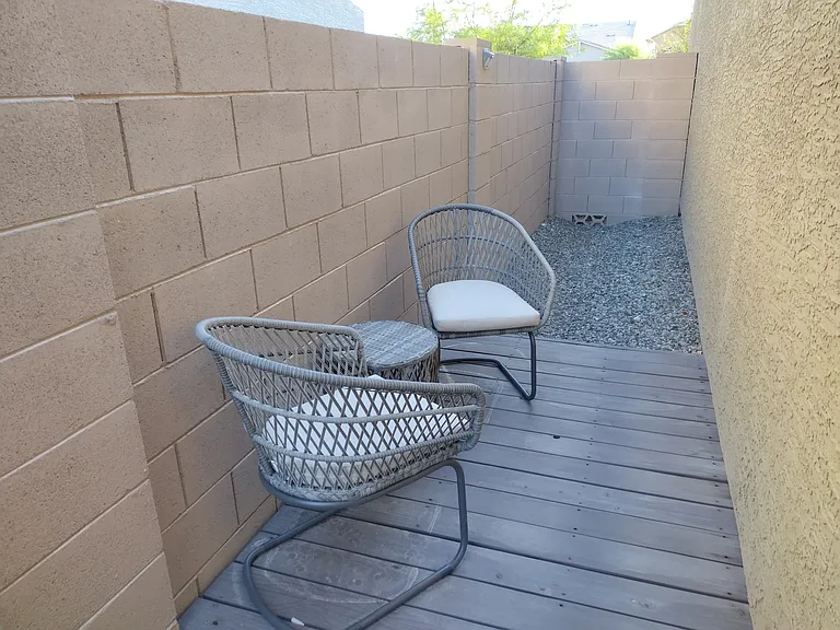 Sideyard space