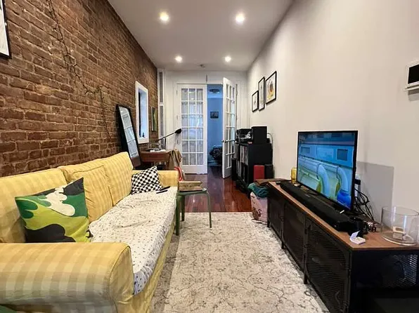 140 Palmetto St APT 2R, Brooklyn, NY 11221