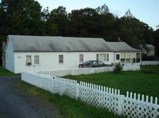 2012 Tarrytown Rd, Feura Bush, NY 12067