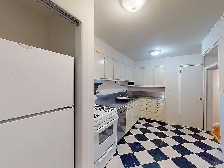 549 Riverside Dr #3S — Photo 8