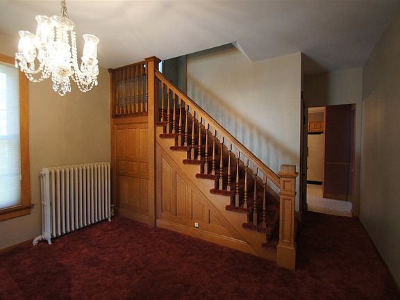 5th image of 114 W Clarence St