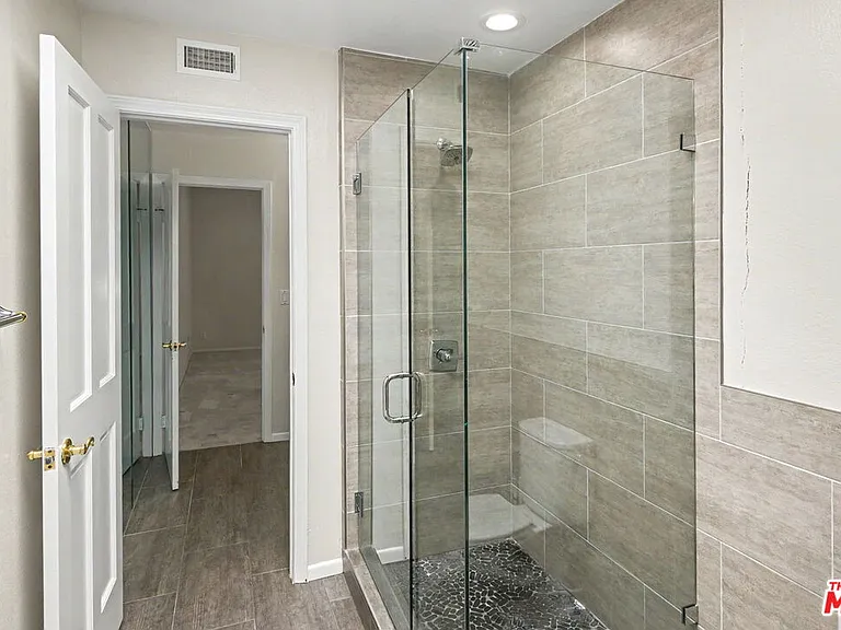 1242 Berkeley St #10 — Photo 18