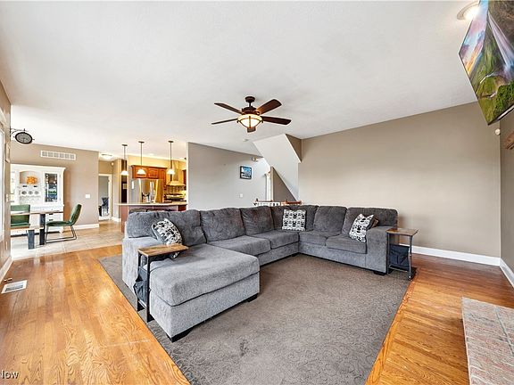 2nd image of 15615 Moorland Dr