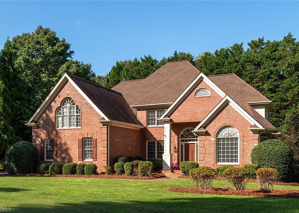 1st image of 5 Westmount Ct