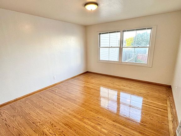 5th image of 3612 Lawton St