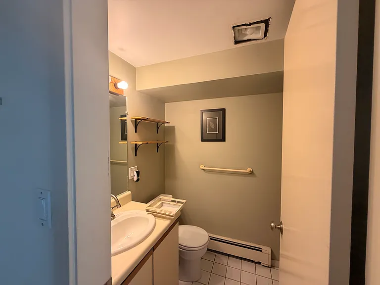 204 Charles St — Photo 17