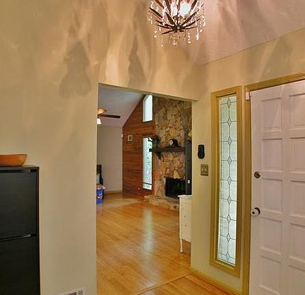 2nd image of 2857 Rosemont Dr