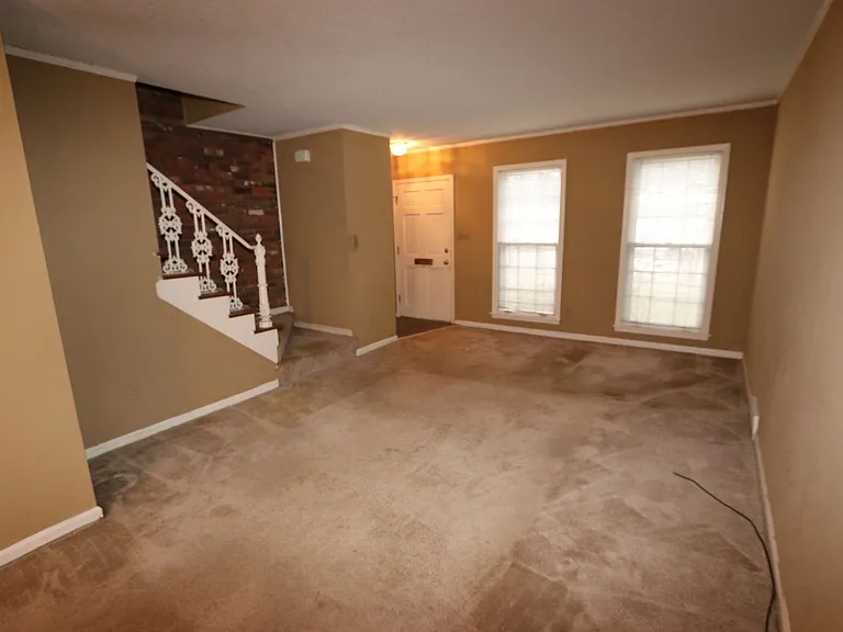 575 S Goodlett St — Photo 2