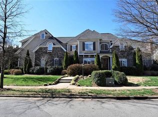 8932 Summer Club Rd, Charlotte, NC 28277