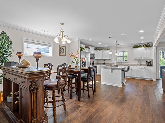 5th image of 110 Ridge Circle Dr