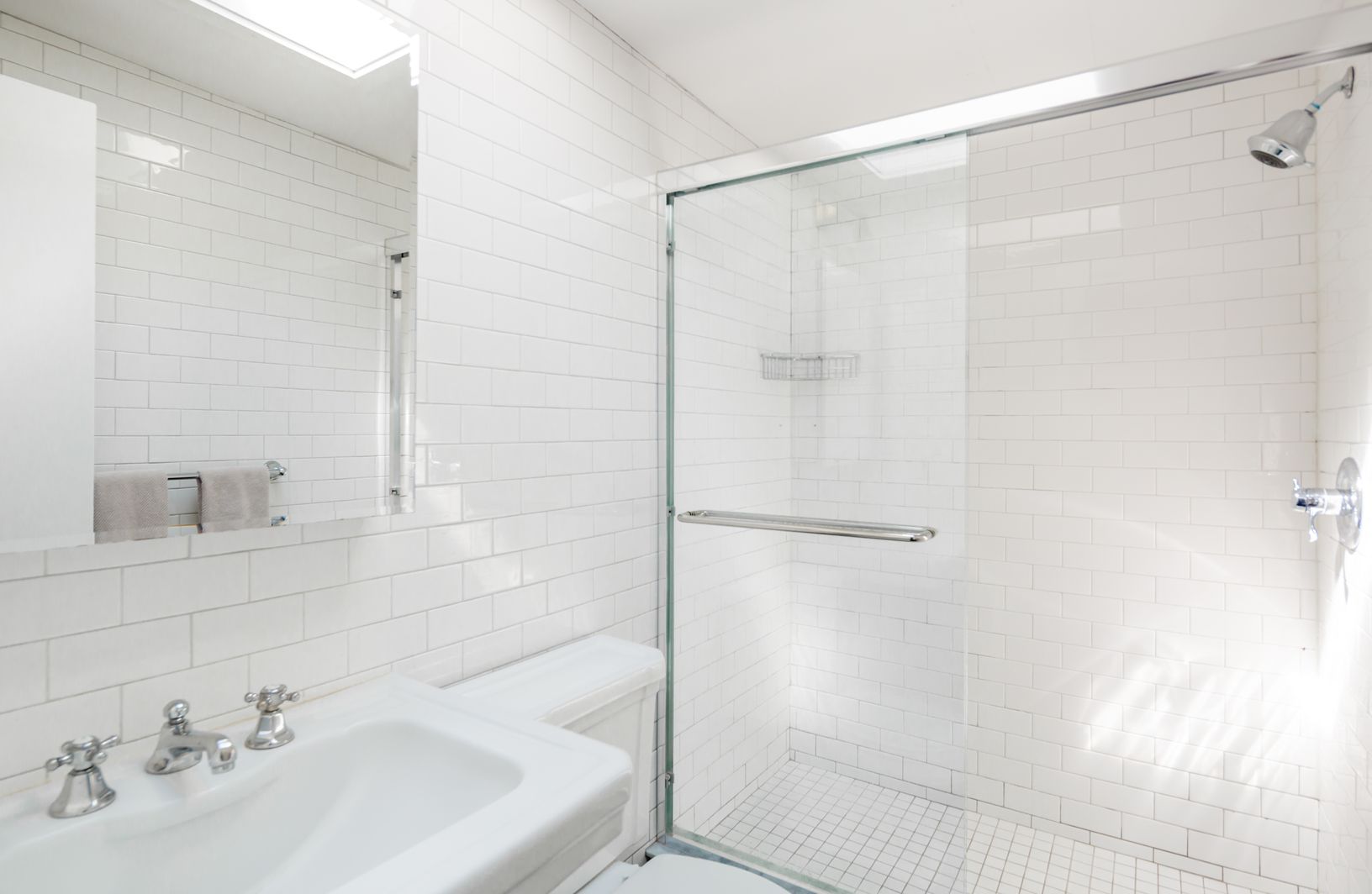  2nd fl full bath. 