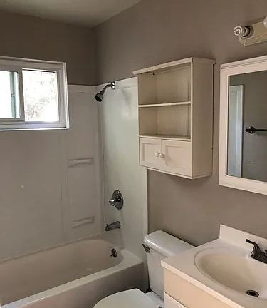 3rd image of 206 4th St APT 1