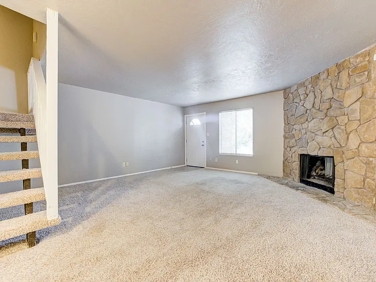 631 Welston Cir #631 — Photo 9
