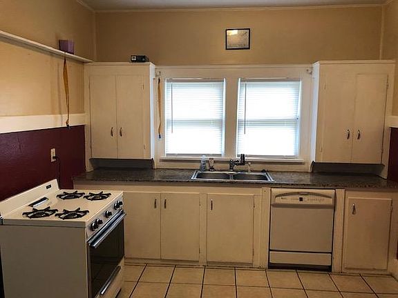 4th image of 820 S Pickard Ave
