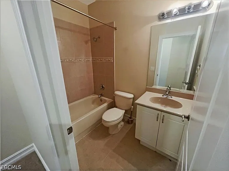 10257 Silver Palm Dr — Photo 14