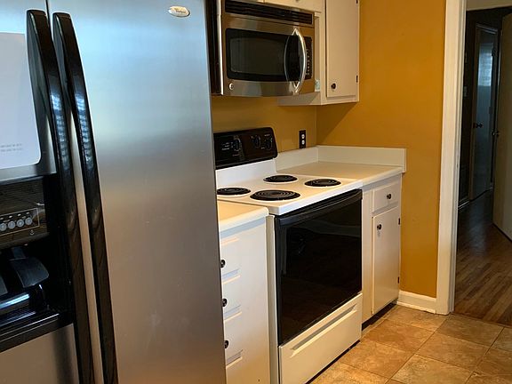 2nd image of 119 Schoolwood Ln