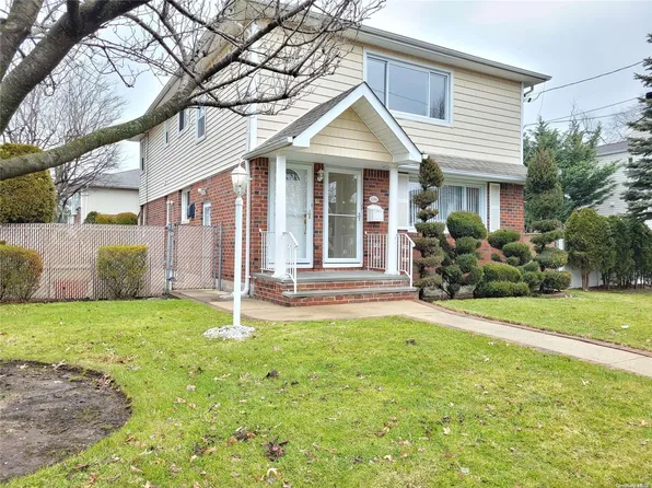 1286 Langdon Street, Elmont, NY 11003