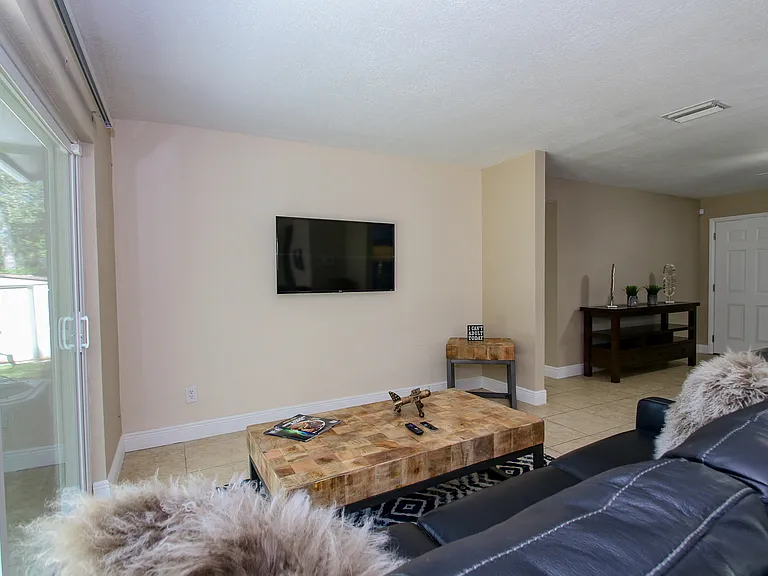 10926 N 29th Streethillsborough Country — Photo 21