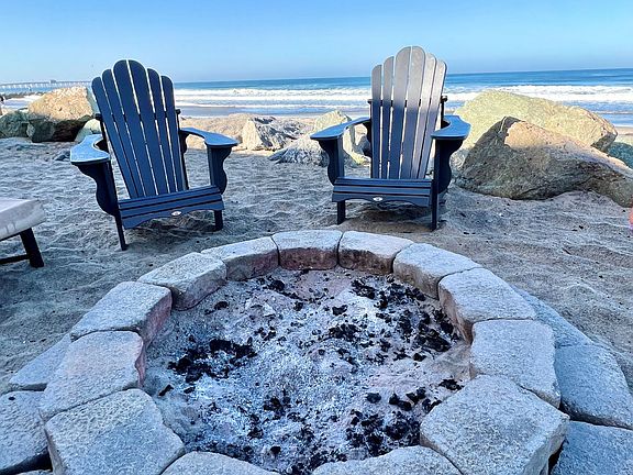 2nd image of 642 Ocean Ln #5