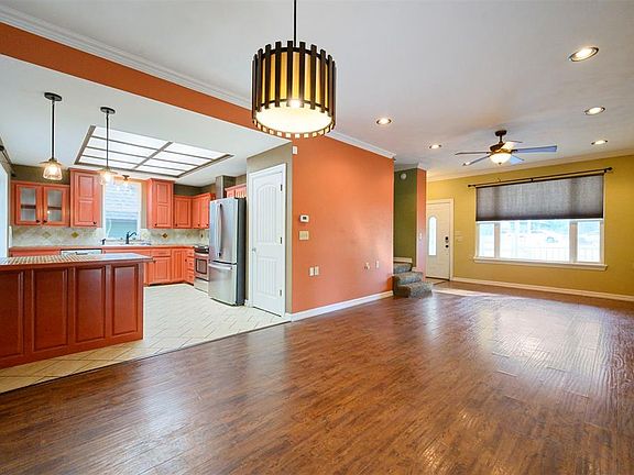 5th image of 611 W Circle Dr