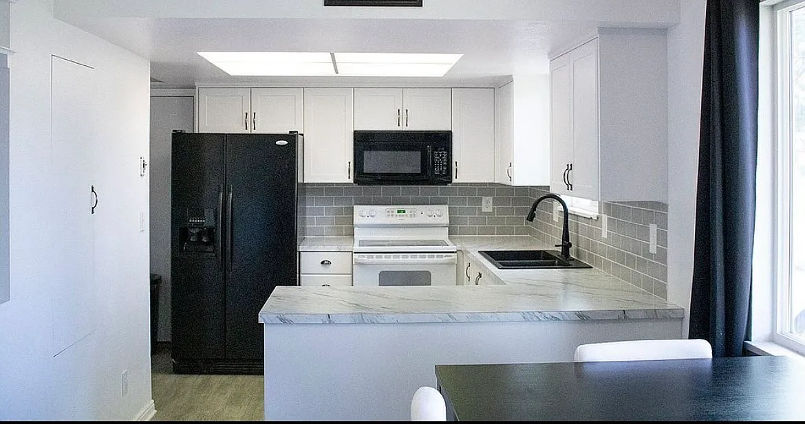 Building Photo - 488 N 100 W