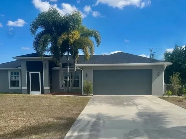 2205 NE 8th Pl, Cape Coral, FL 33909