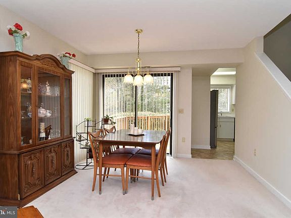 4th image of 304 Oakwood St #A