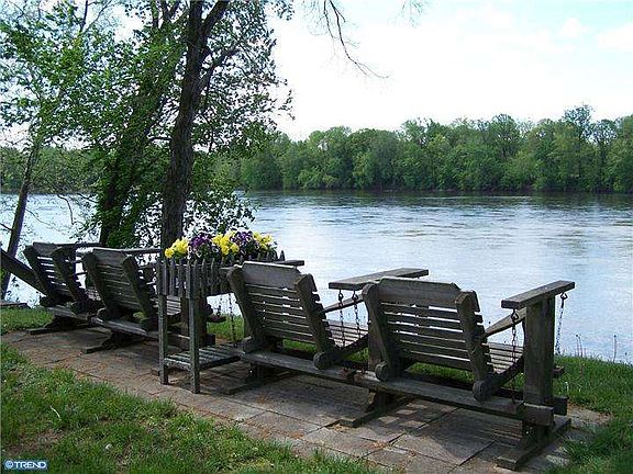 2nd image of 88 River Dr