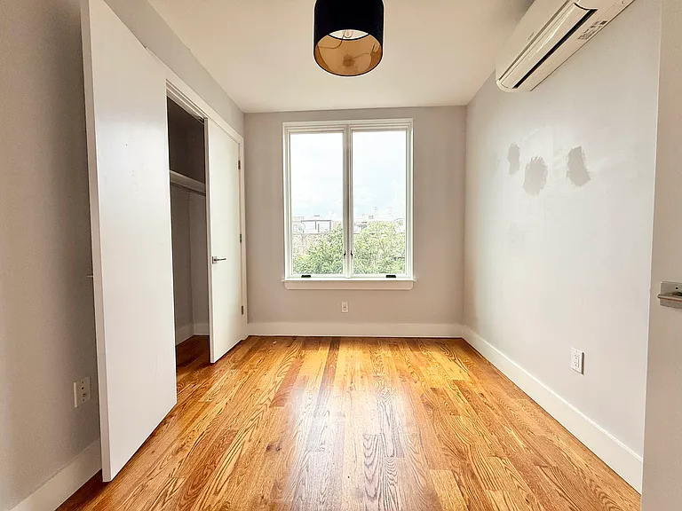 679 E 21st St #2A — Photo 5