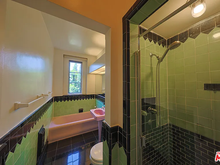 1314 N Hayworth Ave #303 — Photo 12