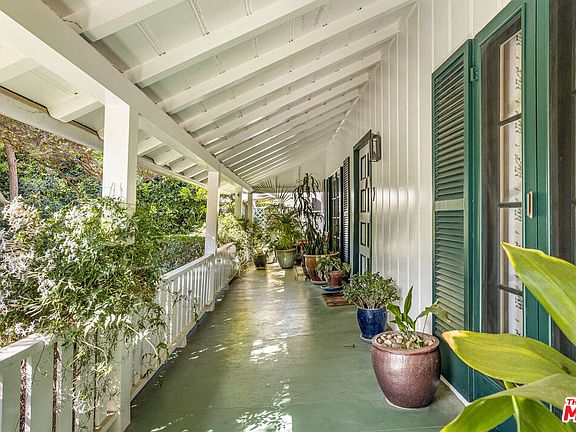 2nd image of 431 Lincoln Blvd