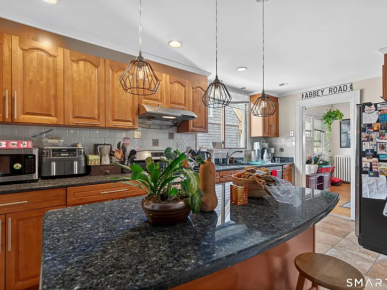 224 Huntington St #2 — Photo 9