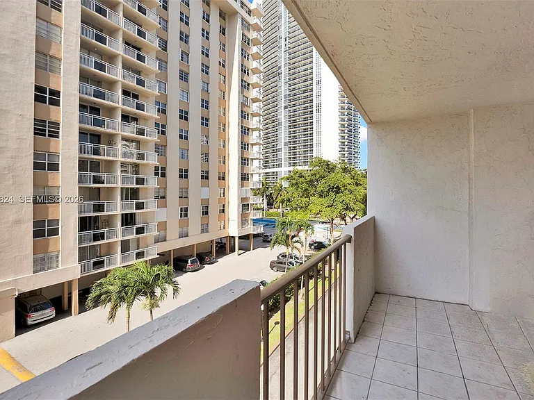 1865 S Ocean Dr #4C — Photo 17