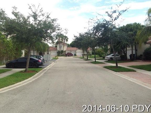 5th image of 2551 SW 187th Ave