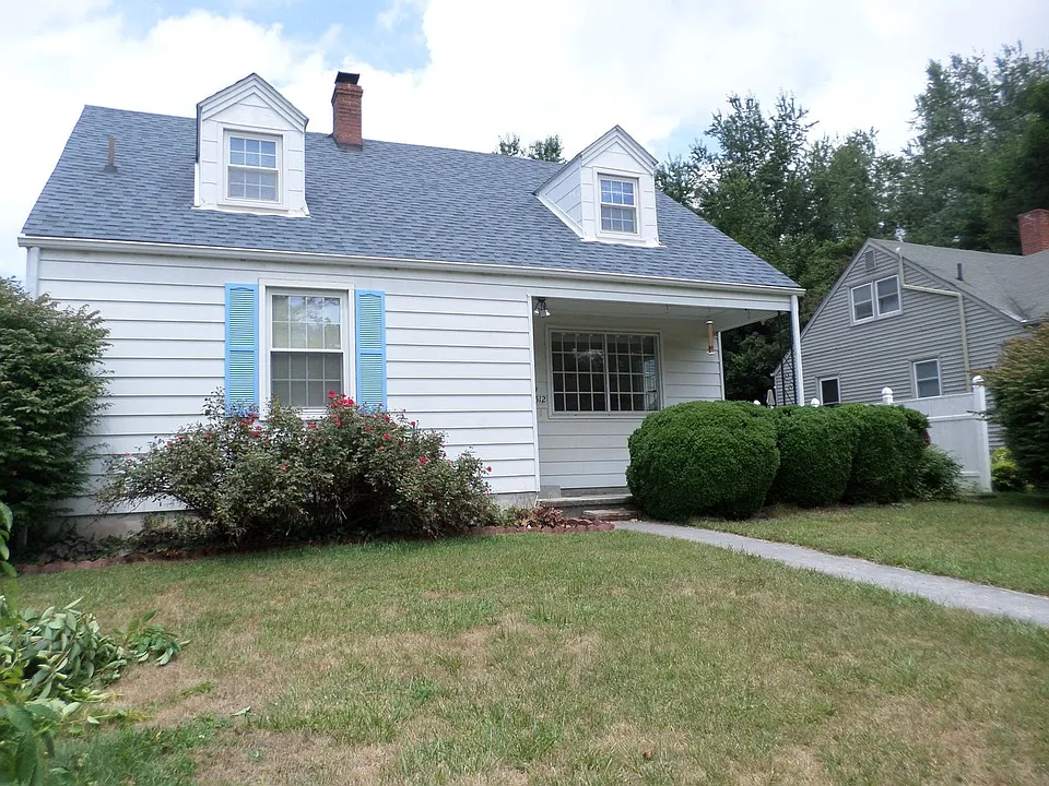 512-1 Fairview Ave