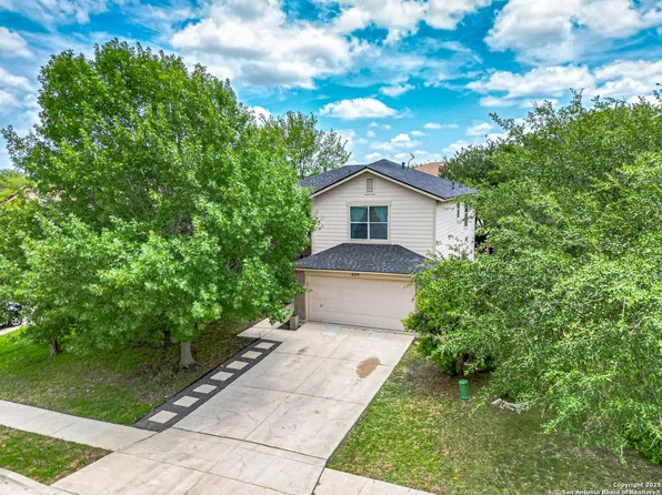 609 San Augustine, New Braunfels, TX 78132