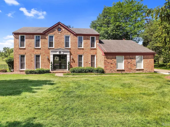 5387 Tequesta Dr, West Bloomfield, MI 48323