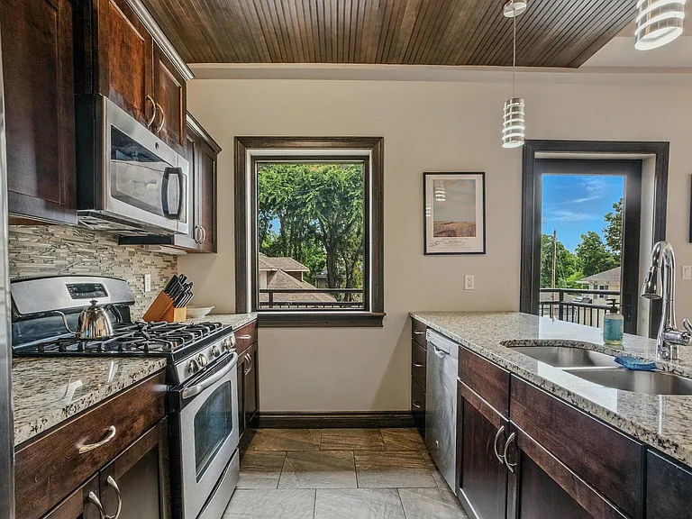 1200 E Walnut St #202 — Photo 11