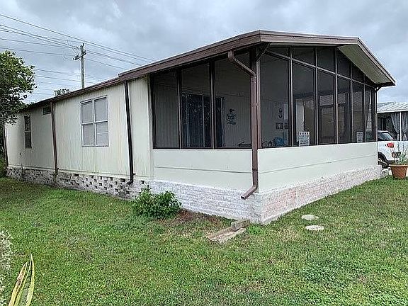 2nd image of 225 Windsor Dr