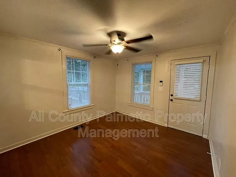 223 S Lucas St — Photo 6