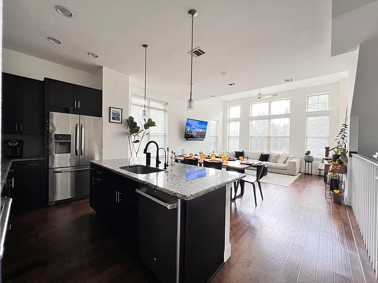 2705 Yellow Jasmine Ln — Photo 16