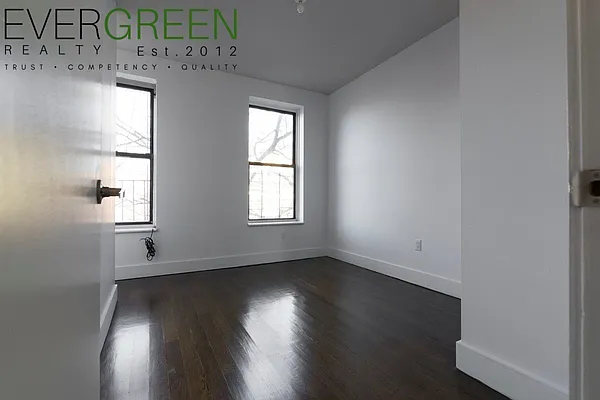 Rented by Evergreen Apartments BK | media 4