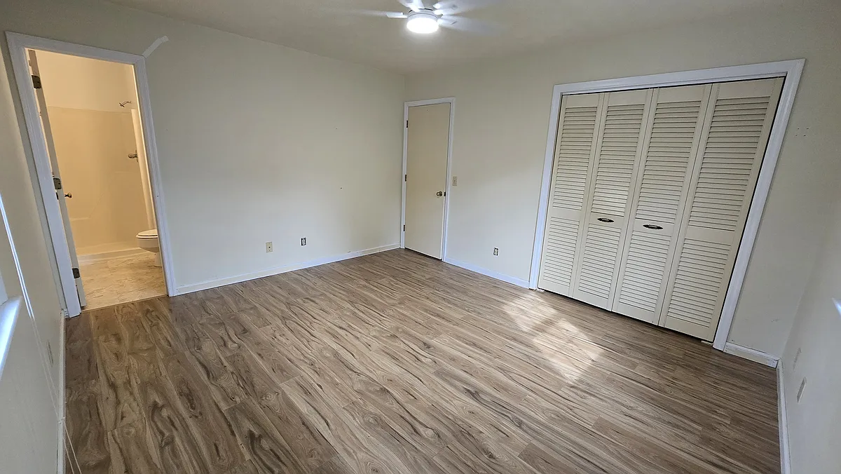 Master bedroom - 790 Vine St