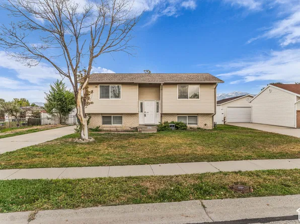 8667 S Newcastle Rd, West Jordan, UT 84088
