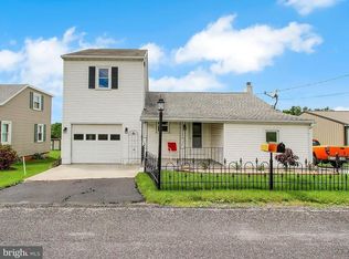 454 Smoketown Rd, Hanover, PA 17331