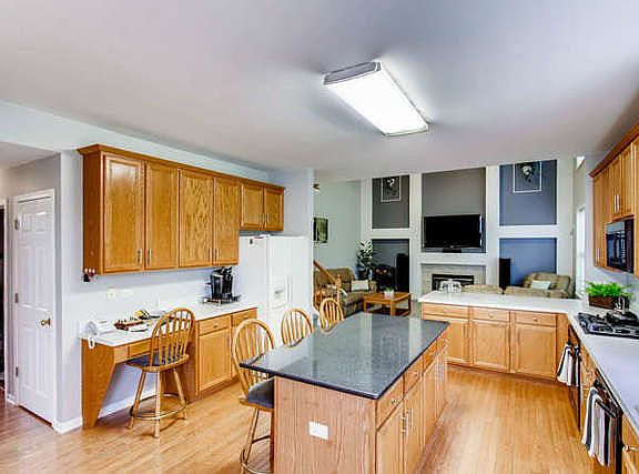 3rd image of 1364 Bay Meadows Dr