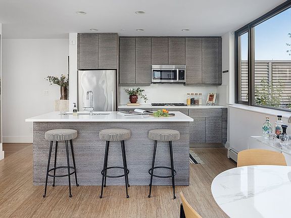 5th image of 305 W 16th St APT 6E