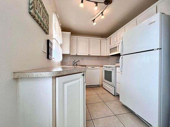 2nd image of 70 Kingswood D