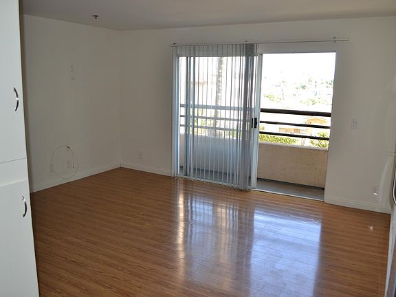 5th image of 165 N Hoover St APT 206