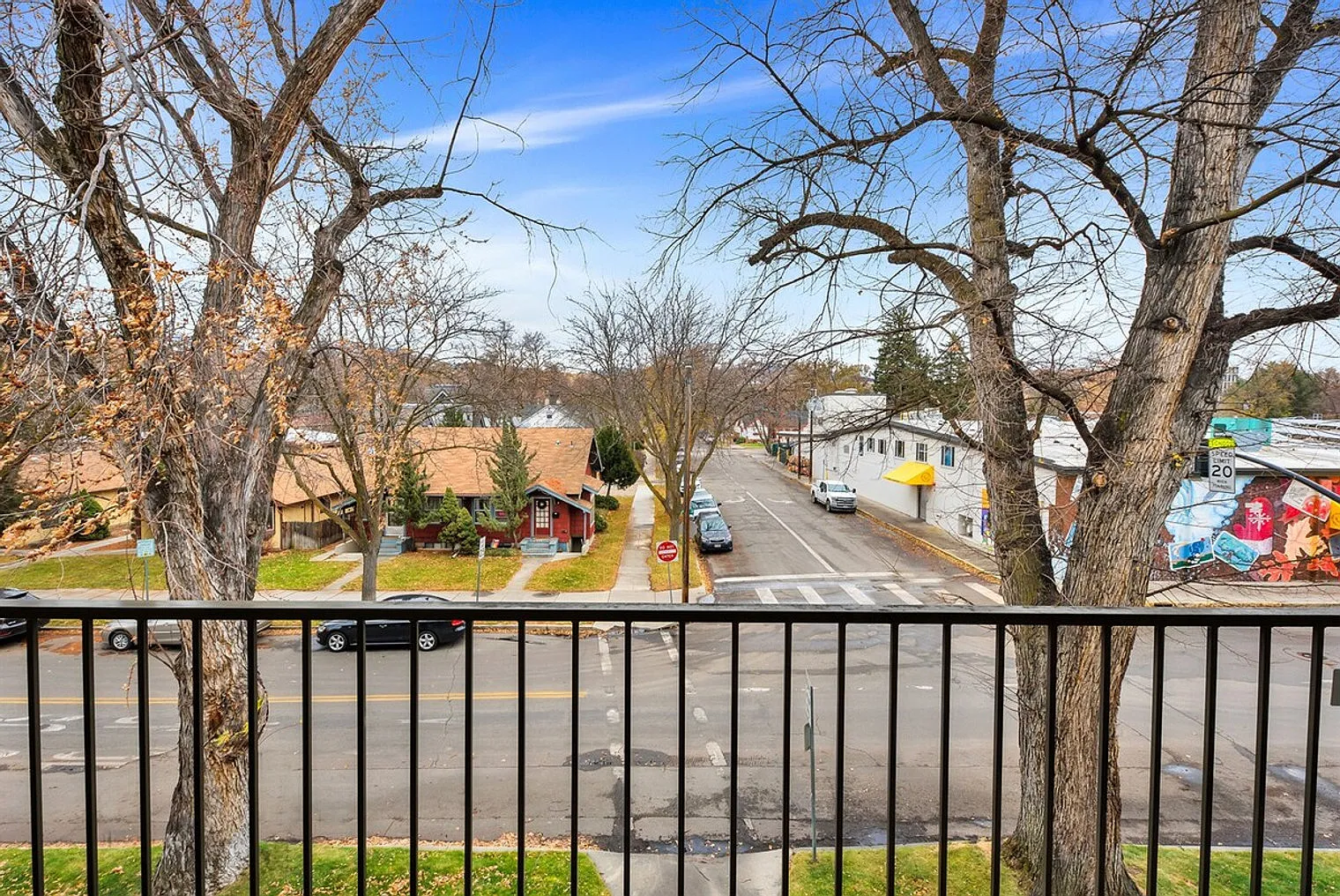 2 bed, 1.0 bath, 893 sqft, $3,202 — Photo 3